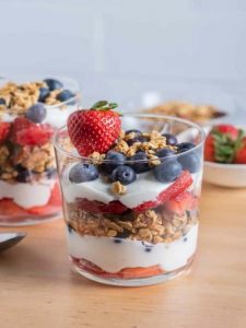 vasito de fruta con yogurt